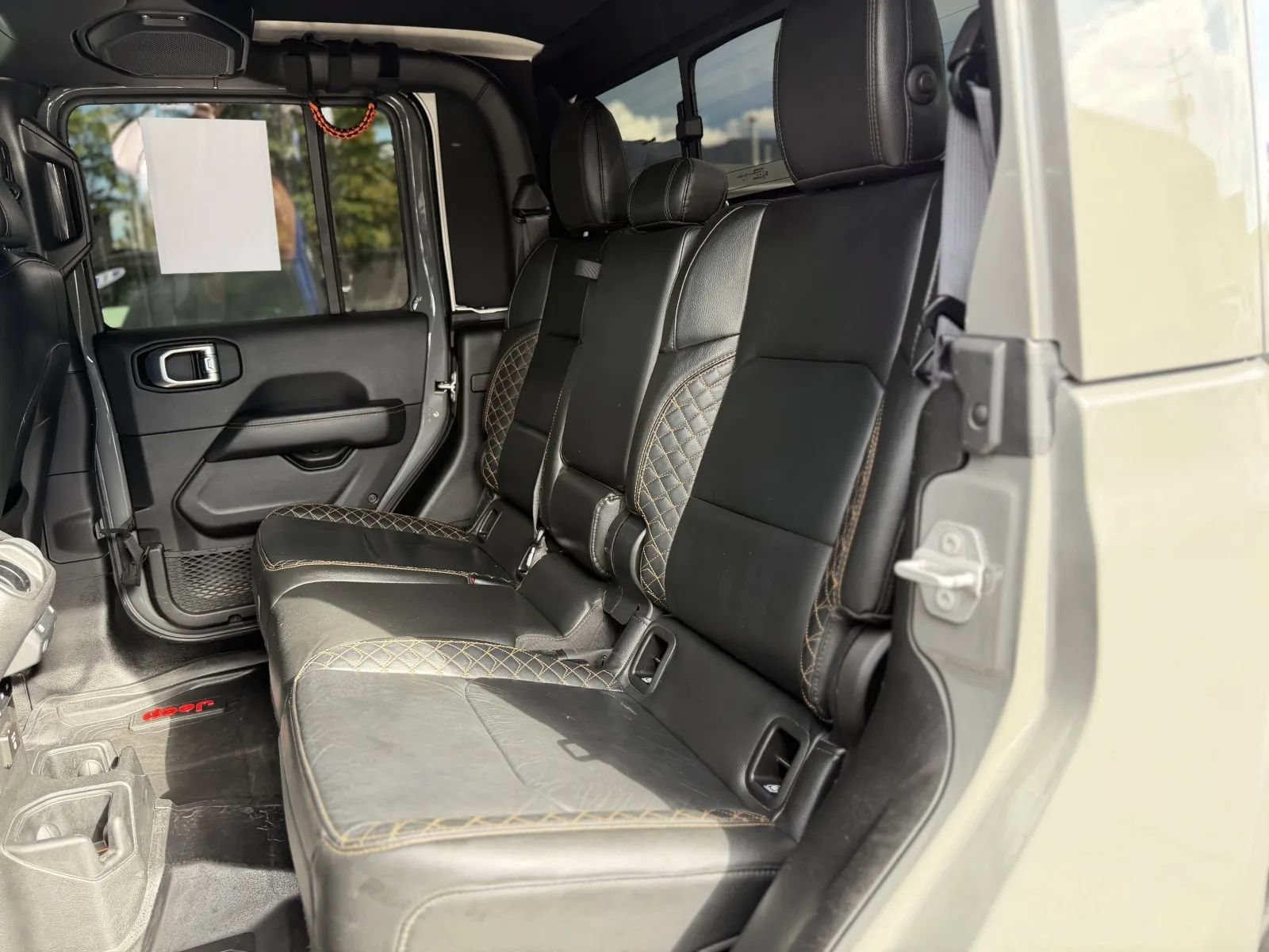 Used 2022 Jeep Gladiator Overland AWD/4WD image 17