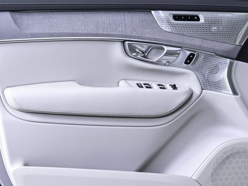 New 2026 Volvo XC90 B6 Ultra w/ Protection Package AWD/4WD image 6