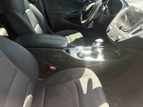 Used 2022 Chevrolet Malibu LT FWD image 6