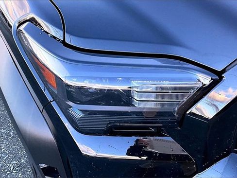 Used 2025 Toyota 4Runner SR5 image 28