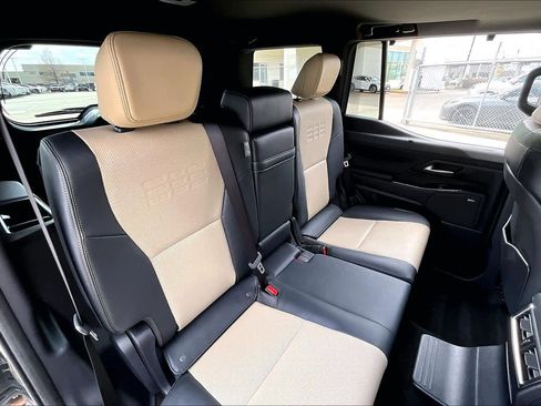 Used 2024 Lexus GX 550 AWD/4WD image 41
