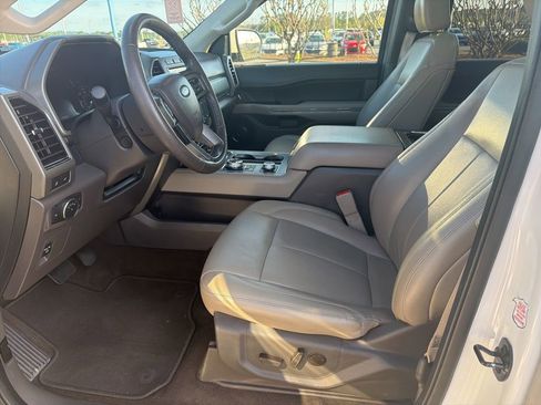 Used 2020 Ford Expedition Max XLT w/ Equipment Group 202A image 2
