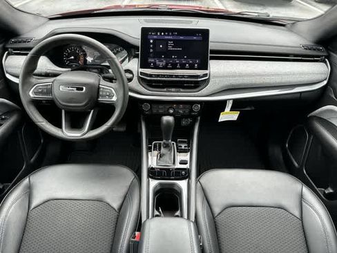 Used 2024 Jeep Compass Latitude w/ Convenience Group AWD/4WD image 13