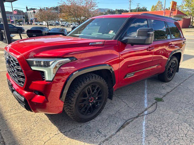 Used 2024 Toyota Sequoia Platinum AWD/4WD image 5