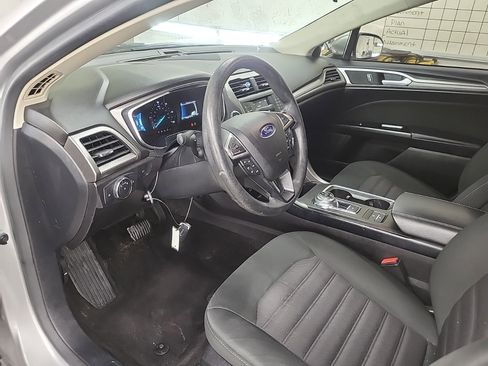 Used 2017 Ford Fusion SE image 13