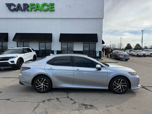 Used 2021 Toyota Camry LE image 16