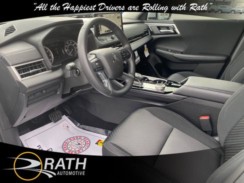 New 2026 Mitsubishi Outlander ES image 14