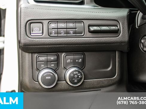 Used 2023 GMC Yukon XL Denali AWD/4WD image 32