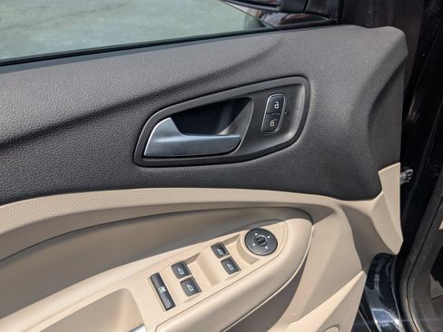 Used 2018 Ford Escape SEL FWD image 11