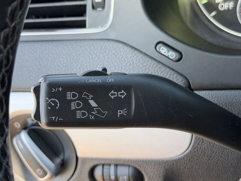 Used 2013 Volkswagen Jetta SEL FWD image 17