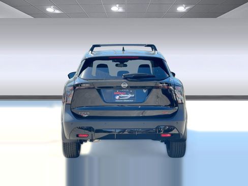 New 2026 Nissan Kicks SR w/ Cold Weather Package image 10
