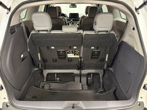 Certified 2023 Toyota Sienna XLE AWD/4WD image 6
