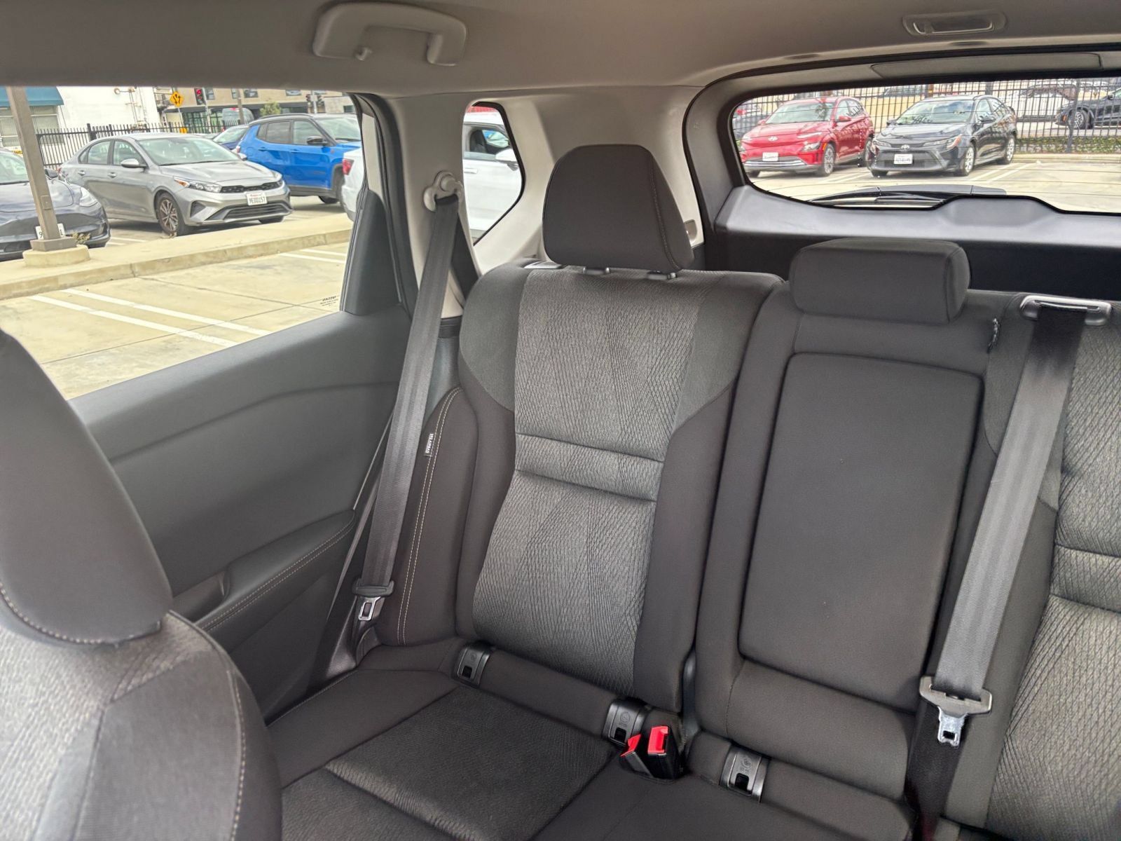 Used 2025 Nissan Rogue SV FWD image 38