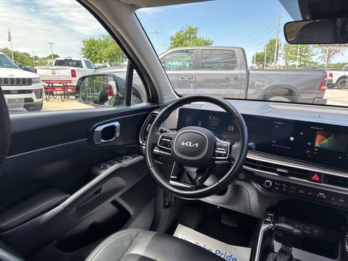 Used 2024 Kia Sorento S FWD image 47