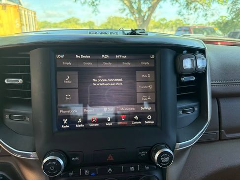 Used 2019 RAM 1500 Laramie AWD/4WD image 12