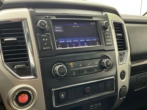 Used 2019 Nissan Titan SV AWD/4WD image 8