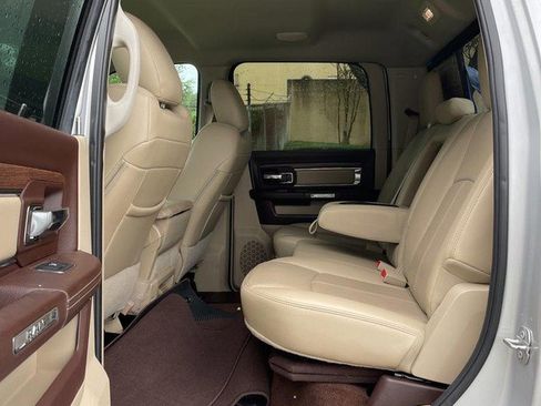 Used 2018 RAM 2500 Laramie w/ Convenience Group RWD image 9