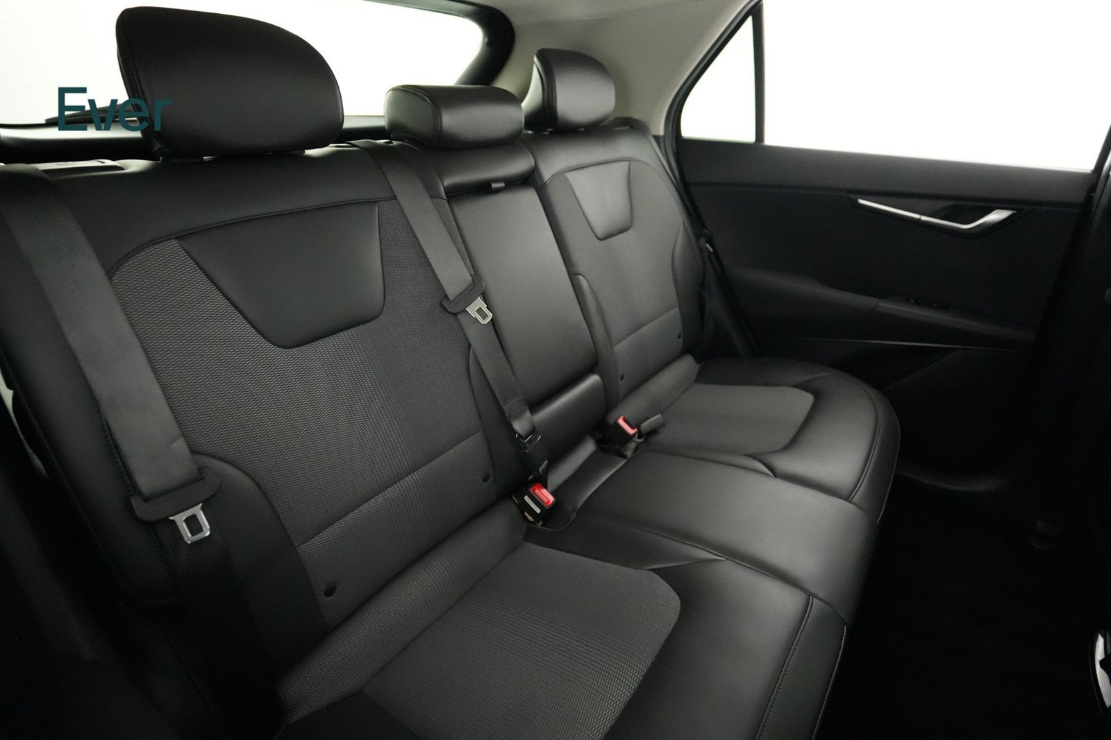 Used 2025 Kia Niro Wind w/ Wind Preserve Package FWD image 5