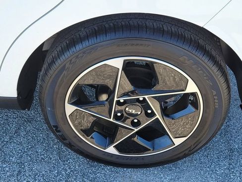 Used 2025 Kia Soul EX FWD image 31