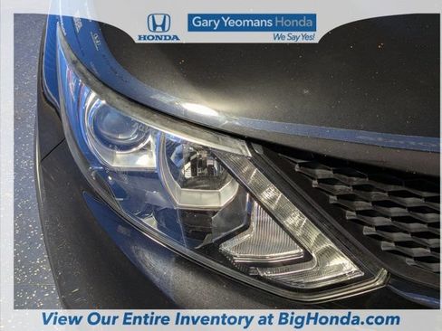 Used 2017 Nissan Rogue Sport SL FWD image 12
