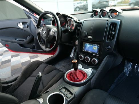 Used 2017 Nissan 370Z Coupe image 37
