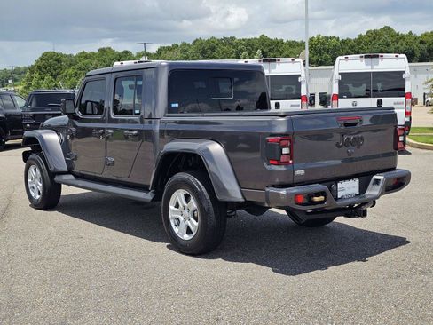 Used 2021 Jeep Gladiator Overland AWD/4WD image 13