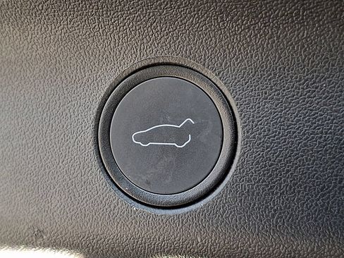 Used 2021 Tesla Model Y Long Range AWD/4WD image 32