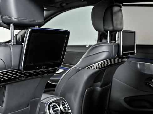 Used 2017 Mercedes-Benz Maybach S 550 4MATIC image 26