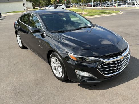 Used 2025 Chevrolet Malibu LT FWD image 2