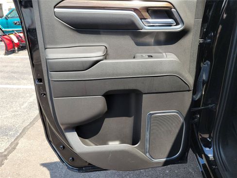 Used 2023 Chevrolet Silverado 1500 LT AWD/4WD image 15