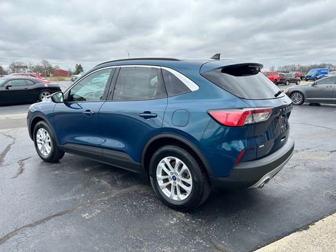 Used 2020 Ford Escape SE image 5