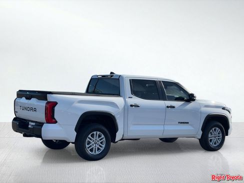 Used 2024 Toyota Tundra SR5 w/ SR5 Convenience Package AWD/4WD image 4