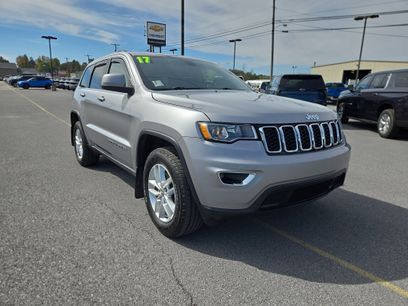 Used 2017 Jeep Grand Cherokee Laredo w/ Quick Order Package 23E