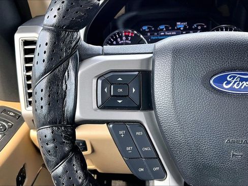 Used 2017 Ford F250 Lariat w/ Chrome Package image 11