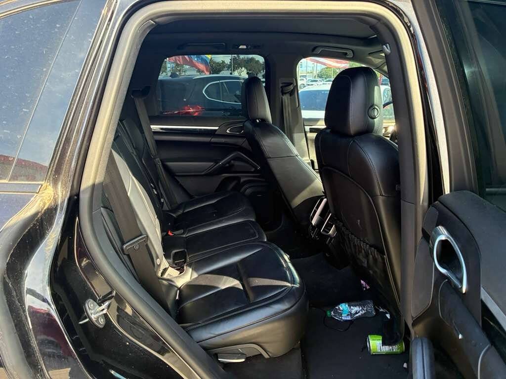 Used 2018 Porsche Cayenne S AWD/4WD image 11