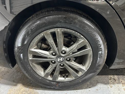 Used 2018 Hyundai Elantra SEL image 37