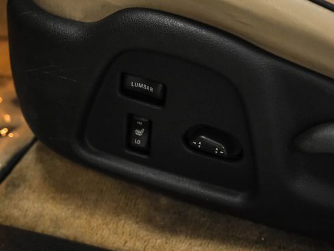 Used 2010 HUMMER H3 Luxury w/ Appearance Package image 29