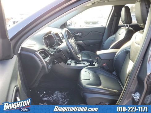 Used 2019 Jeep Cherokee Latitude Plus w/ Cold Weather Group image 9