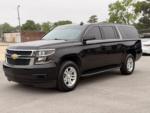 Used 2018 Chevrolet Suburban LT RWD image 5