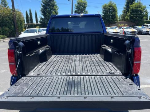 Used 2024 Toyota Tacoma TRD Sport image 30