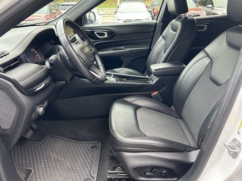 Used 2022 Jeep Compass Latitude w/ Sun and Sound Group AWD/4WD image 19