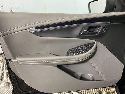 Certified 2018 Chevrolet Impala LT FWD image 12