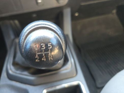 Used 2017 Toyota Tacoma SR image 6