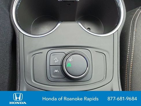 Used 2024 GMC Terrain SLE w/ Elevation Edition FWD image 26