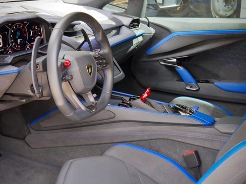 Used 2024 Lamborghini Revuelto AWD/4WD image 9