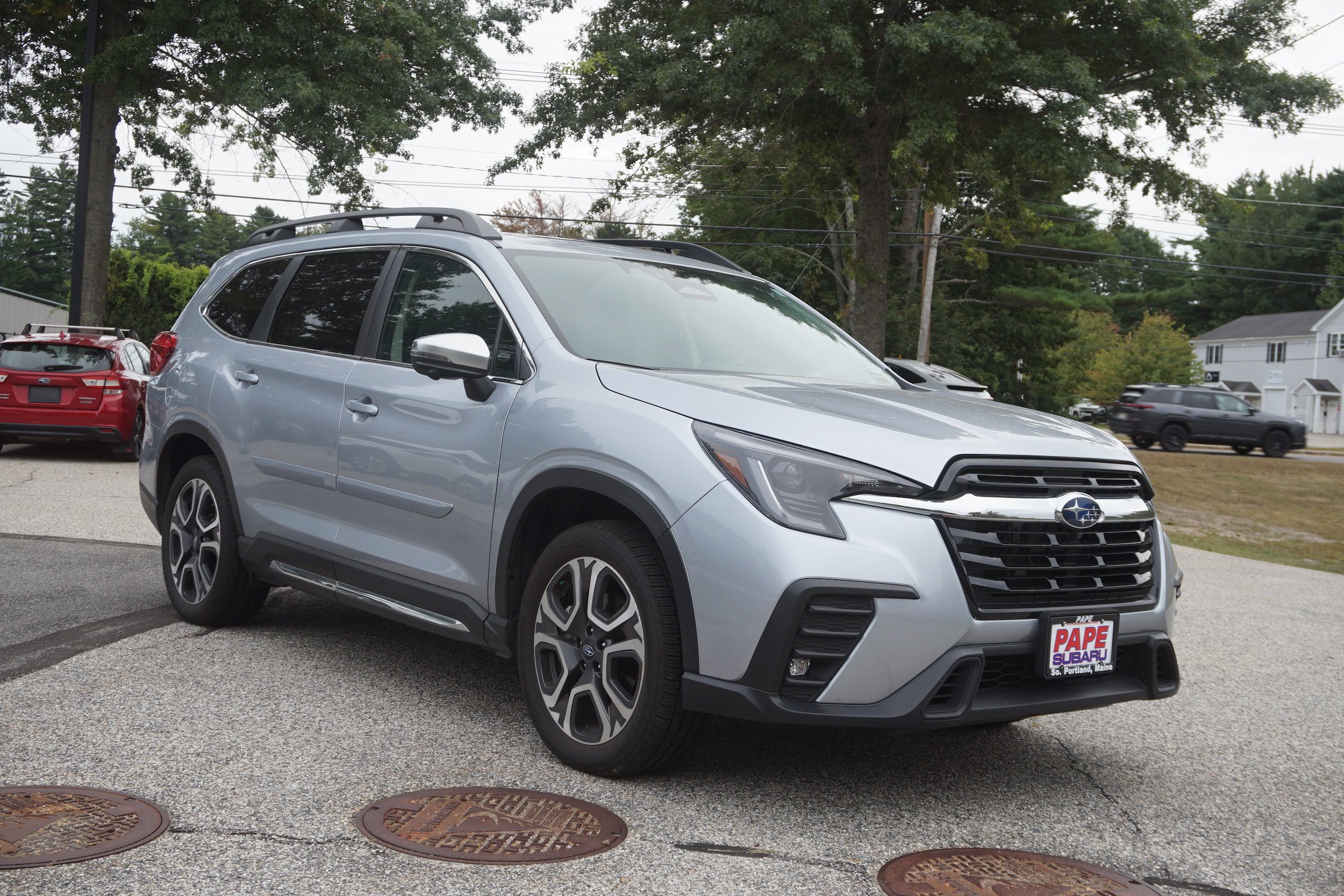 Used 2023 Subaru Ascent Limited w/ Technology Package AWD/4WD image 3