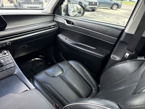 Used 2024 Hyundai Palisade Limited image 23