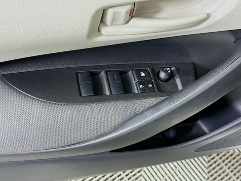 Used 2025 Toyota Corolla LE FWD image 15