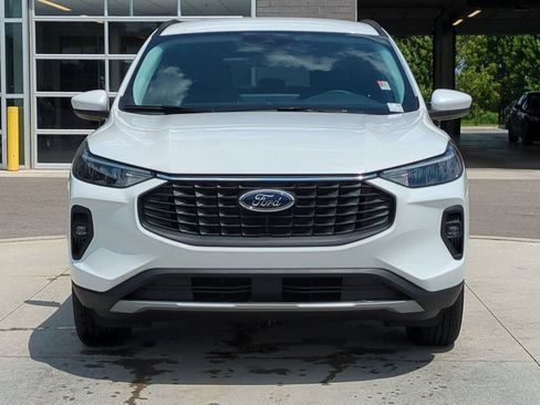 New 2025 Ford Escape SE FWD image 9