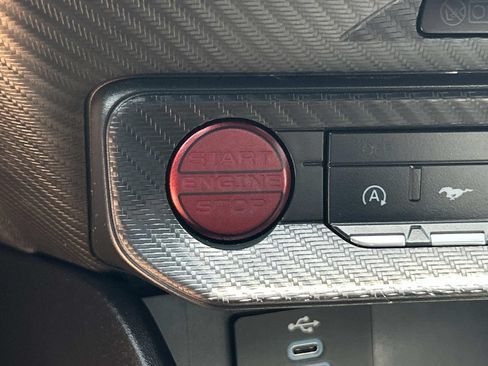Used 2025 Ford Mustang Coupe RWD image 29